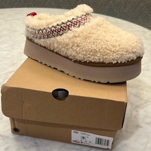 Women’s Tazz UGG Braid - size 8